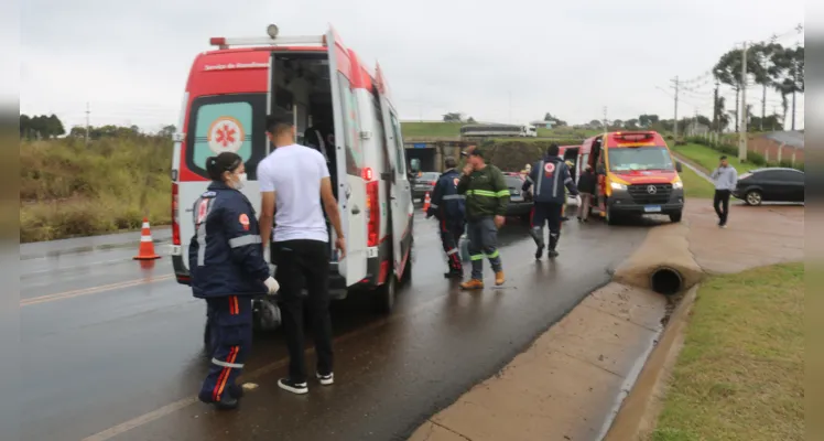 Dos quatro ocupantes dos carros, o condutor do Palio e uma passageira do Celta ficaram feridos