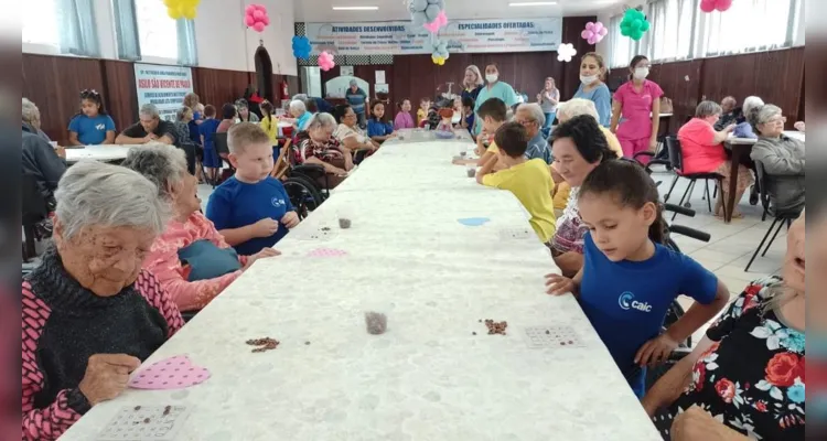 No asilo, a turma realizou diversas dinâmicas com os moradores.