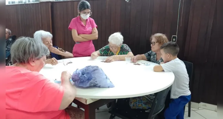 No asilo, a turma realizou diversas dinâmicas com os moradores.