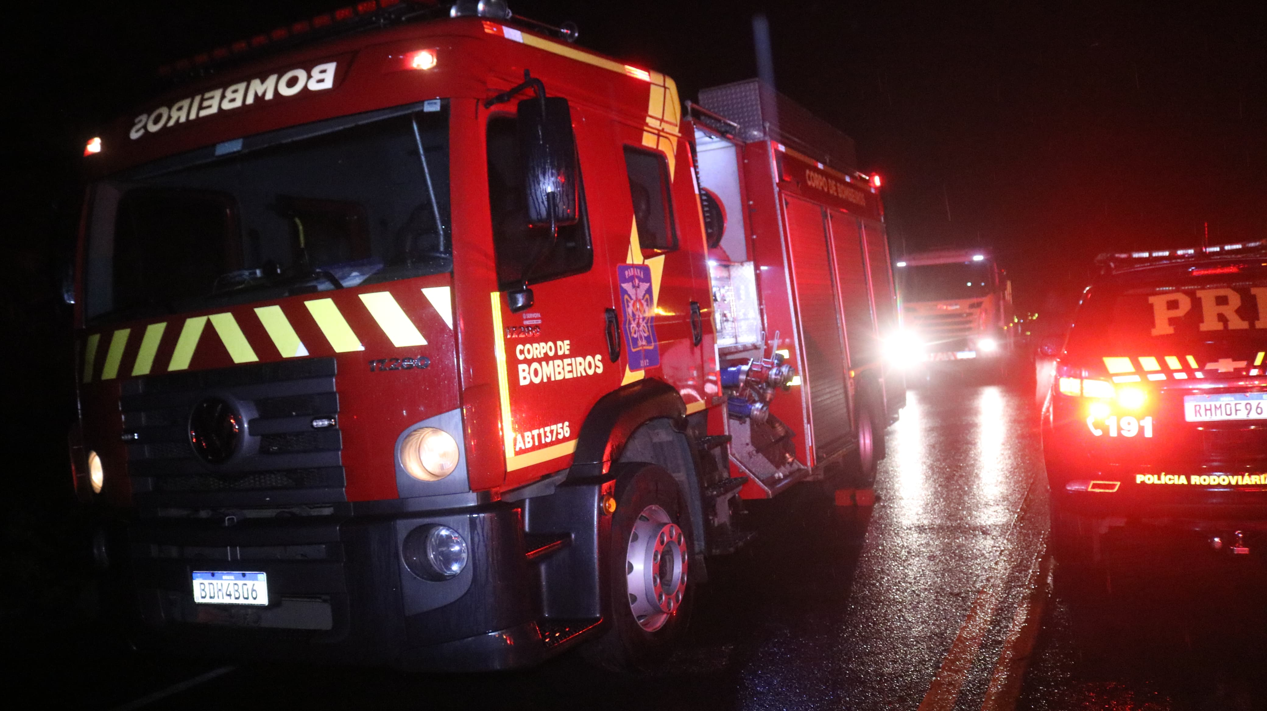 Motorista de caminhão que transportava maçãs morre em acidente, na BR-373, em Ipiranga |