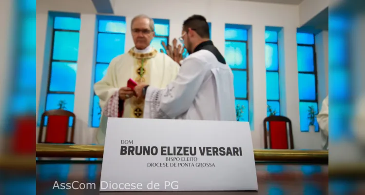 Catedral fica lotada na posse de Dom Bruno em PG; veja fotos