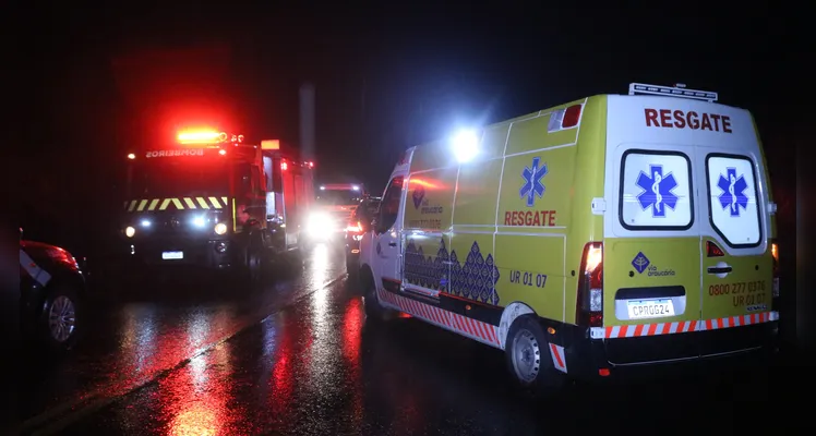 Motorista de caminhão que transportava maçãs morre em acidente, na BR-373, em Ipiranga |