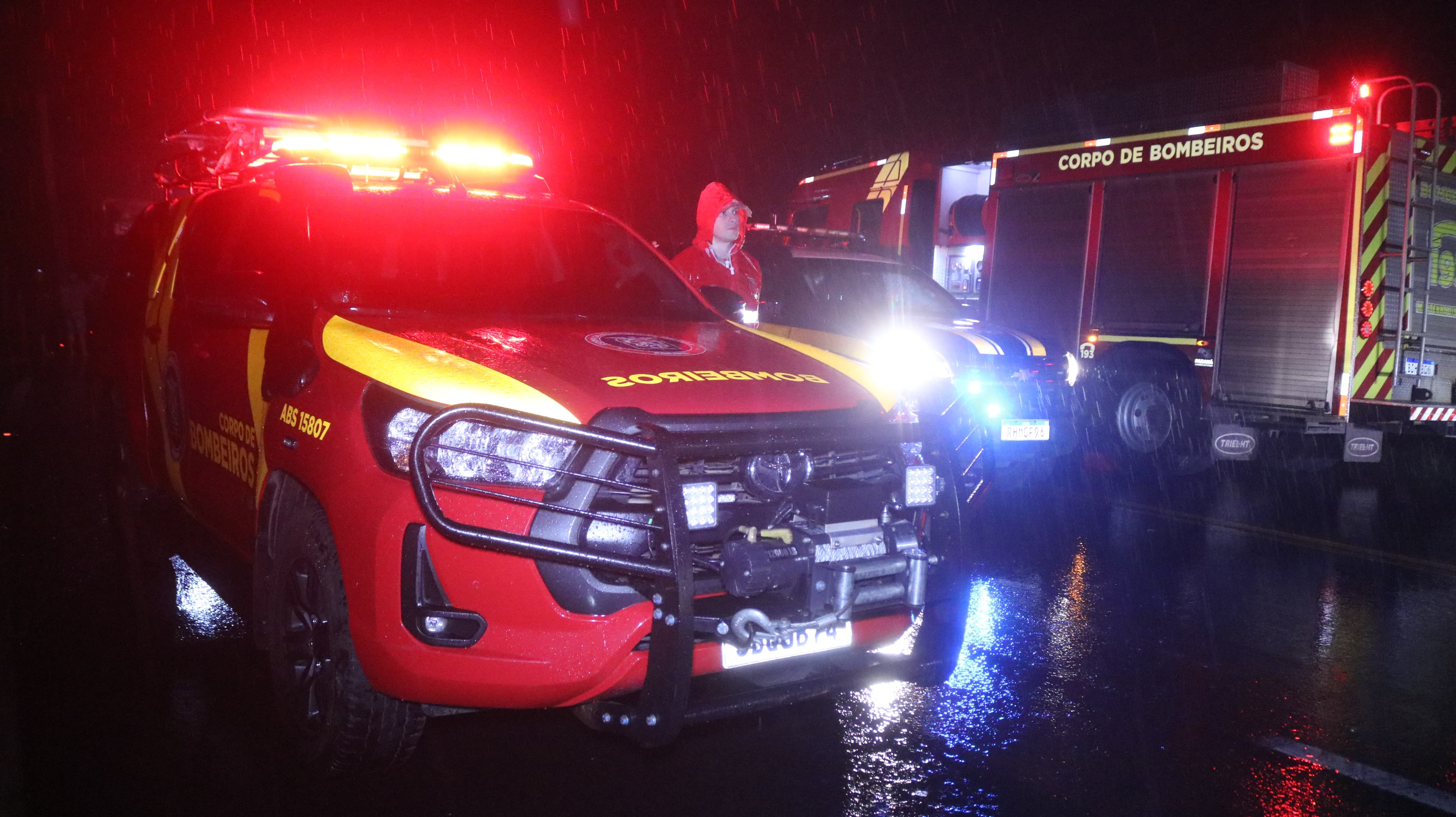 Motorista de caminhão que transportava maçãs morre em acidente, na BR-373, em Ipiranga |