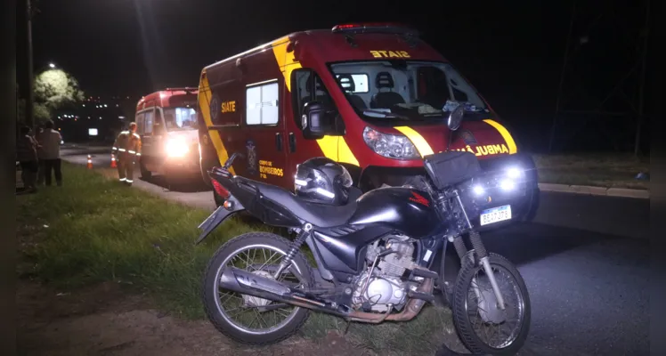 Dois jovens ficam feridos devido a acidente ocorrido na madrugada deste domingo (18), no Boa Vista, em Ponta Grossa |