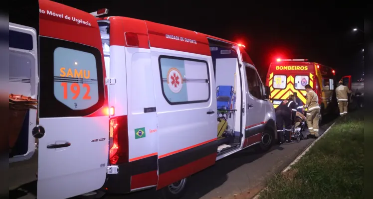 Dois jovens ficam feridos devido a acidente ocorrido na madrugada deste domingo (18), no Boa Vista, em Ponta Grossa |