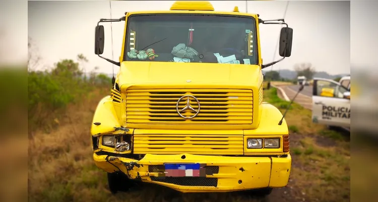 No caminhão estava o motorista de 42 anos; ele não teve ferimentos.