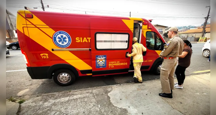 Equipes dos Bombeiros durante a ocorrência na Santa Paula.