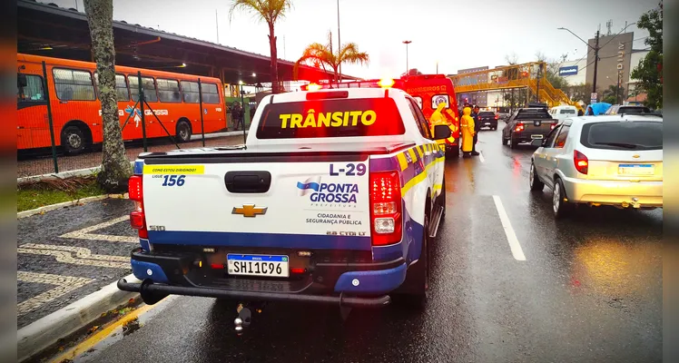 Equipes de Trânsito estiveram no local da ocorrência.