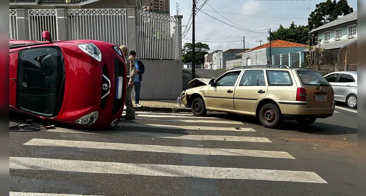 Acidente aconteceu em cruzamento do bairro Oficinas.