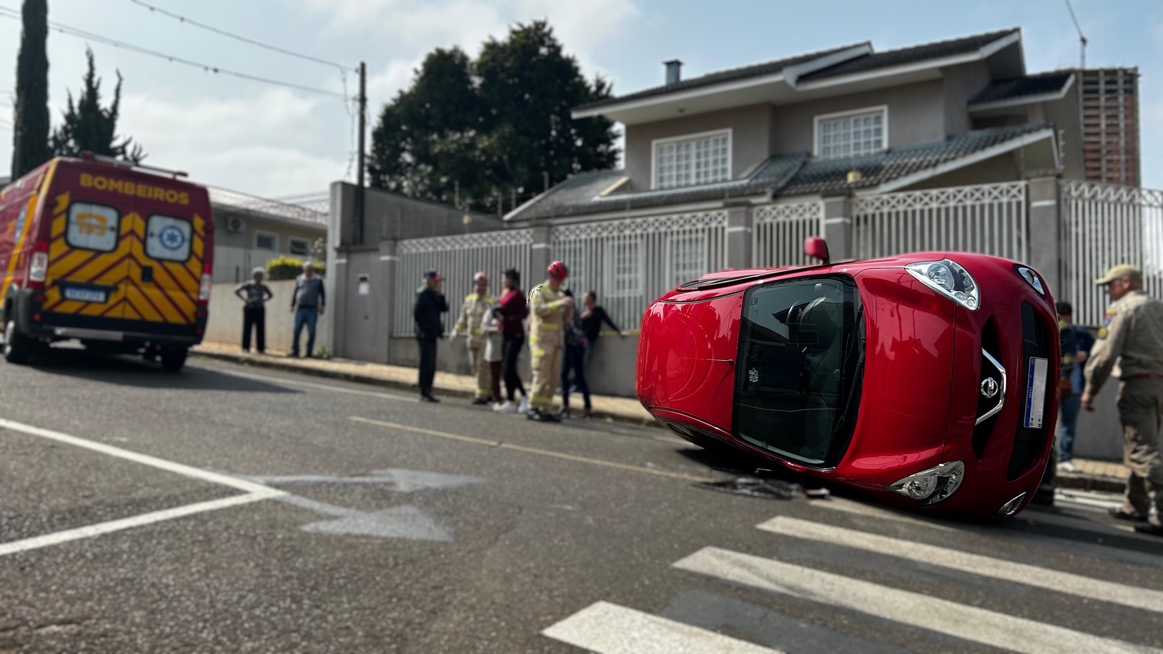 Brigadistas estiveram no local para prestar atendimento.