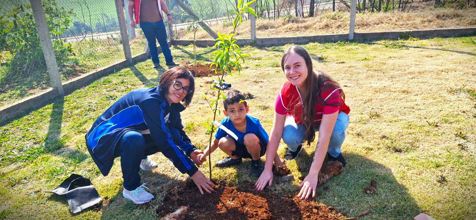 Expo&Flor plantou mais de 200 mudas árvores em Ponta Grossa