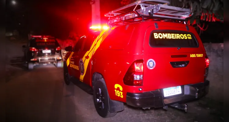 Equipes dos Bombeiros e do Pelotão de Choque realizaram os atendimentos.