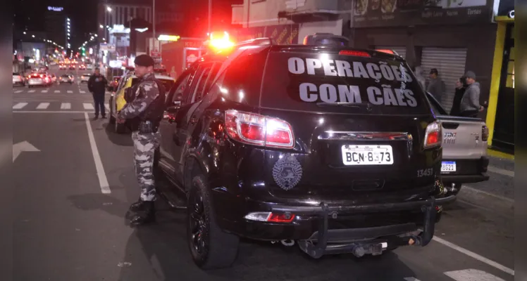 Mulher é morta a tiros no Centro de Ponta Grossa, enquanto trabalhava em trailer de lanches |