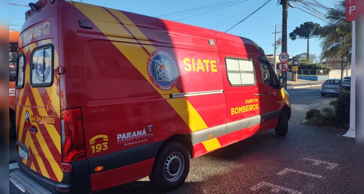 Motociclista de 72 anos fica ferido após acidente na Avenida General Carlos Cavalcanti |