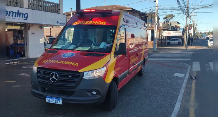 Motociclista de 72 anos fica ferido após acidente na Avenida General Carlos Cavalcanti |