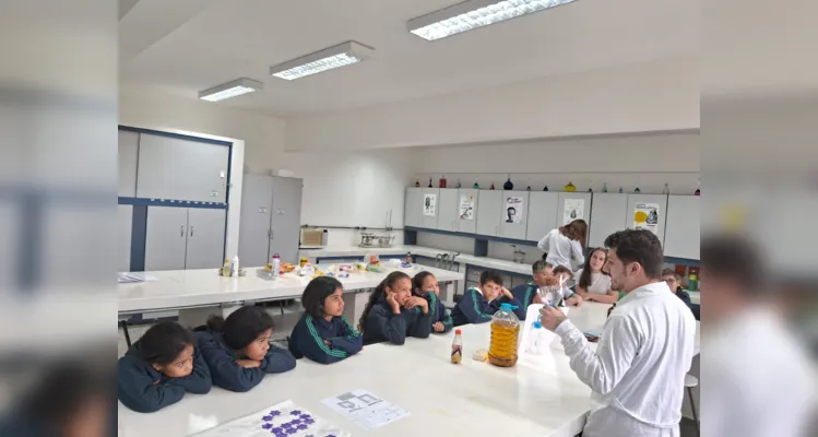 Confira a visita dos alunos à Universidade Estadual de Ponta Grossa.