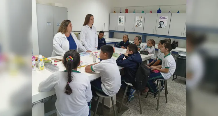 Confira a visita dos alunos à Universidade Estadual de Ponta Grossa.