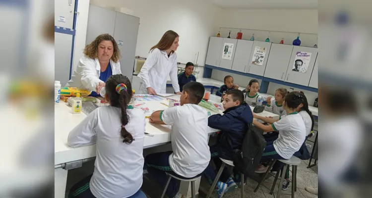 Confira a visita dos alunos à Universidade Estadual de Ponta Grossa.