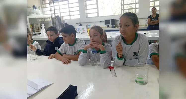 Confira a visita dos alunos à Universidade Estadual de Ponta Grossa.