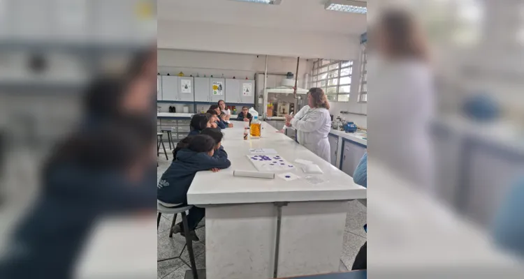 Confira a visita dos alunos à Universidade Estadual de Ponta Grossa.