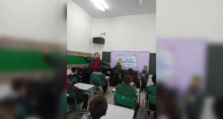 Palestra contribuiu efetivamente para conhecimento dos alunos.