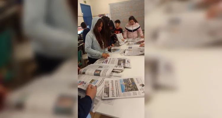 Elementos presentes nas versões do Jornal da Manhã movimentaram os educandos.