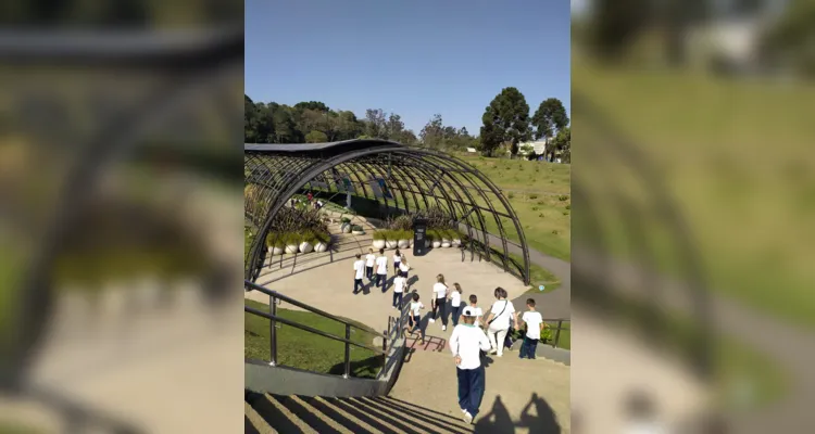 Veja as fotos dos passeios dos estudantes em vários locais.