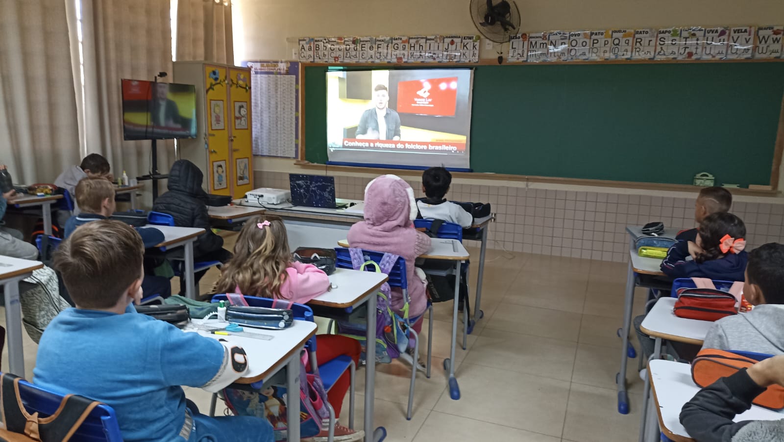 Proposta teve amplas produções dos alunos e contou com auxílio de recursos teóricos.