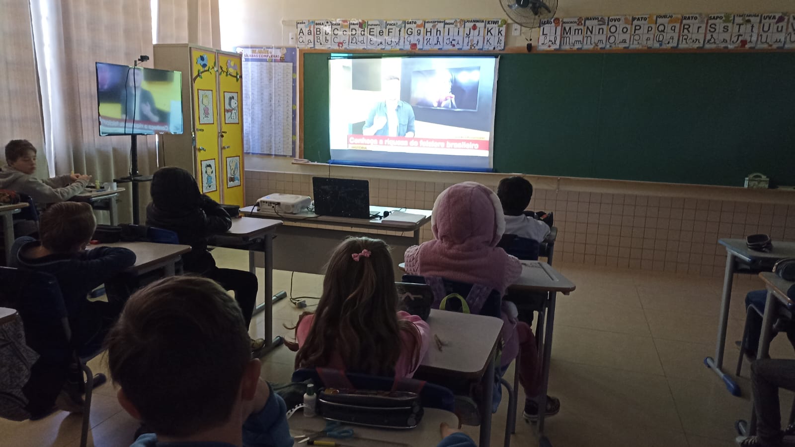 Proposta teve amplas produções dos alunos e contou com auxílio de recursos teóricos.