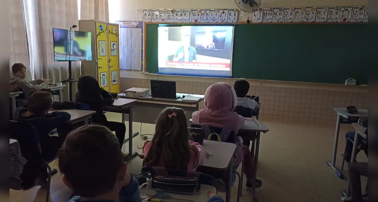 Proposta teve amplas produções dos alunos e contou com auxílio de recursos teóricos.