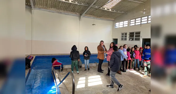 Confira os registros da visita dos educandos na associação do município.