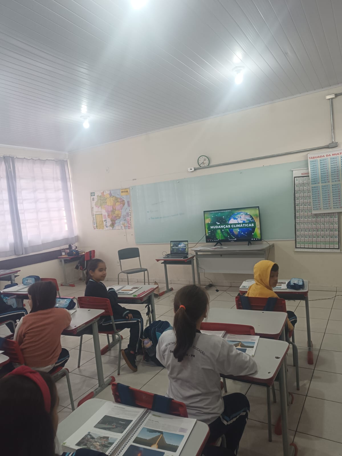 Trabalho contou com atenção e alerta sobre procedimentos maléficos à Terra.