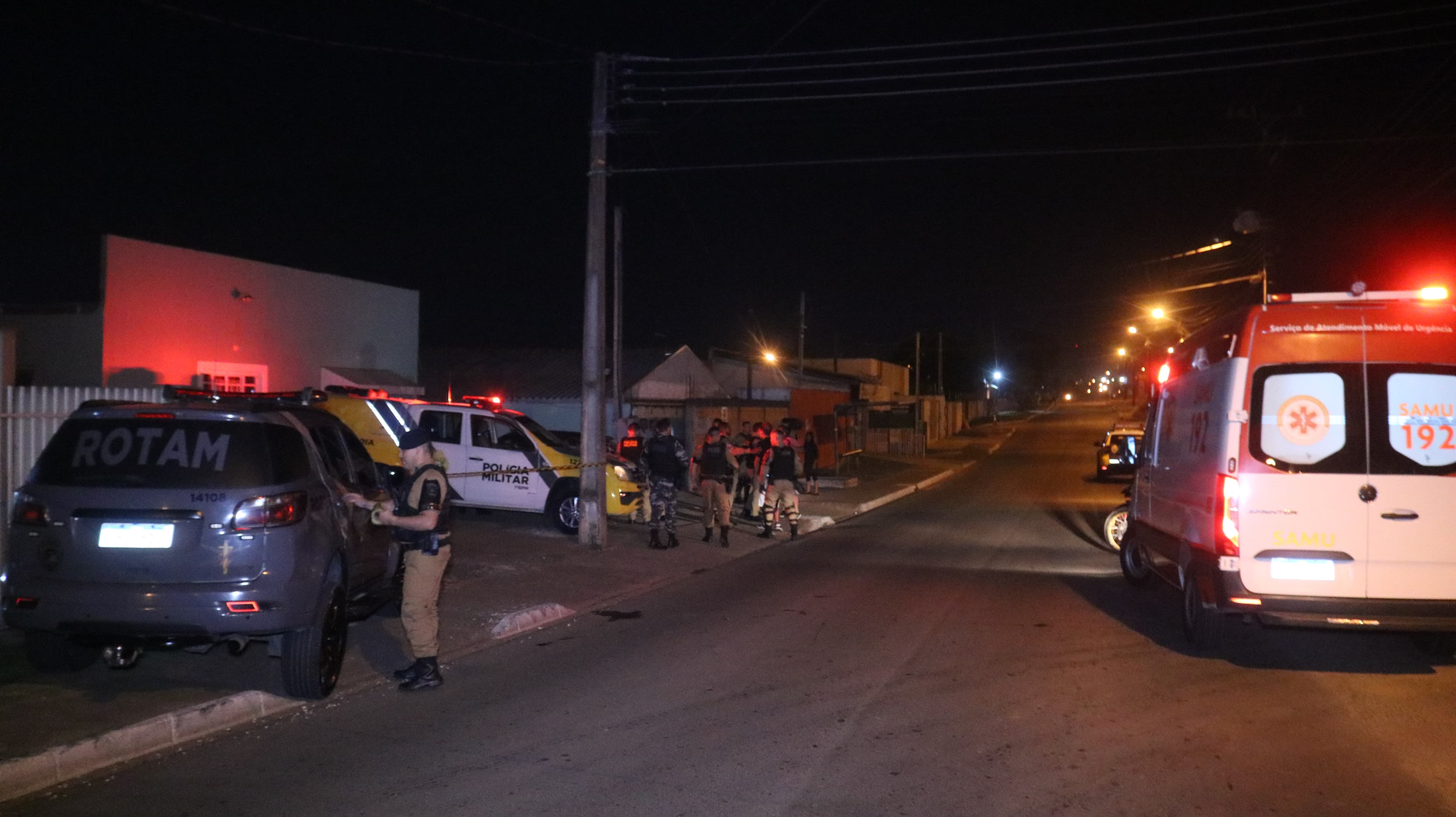 Homem é morto a tiros durante discussão em bar, no Lagoa Dourada, em Ponta Grossa |