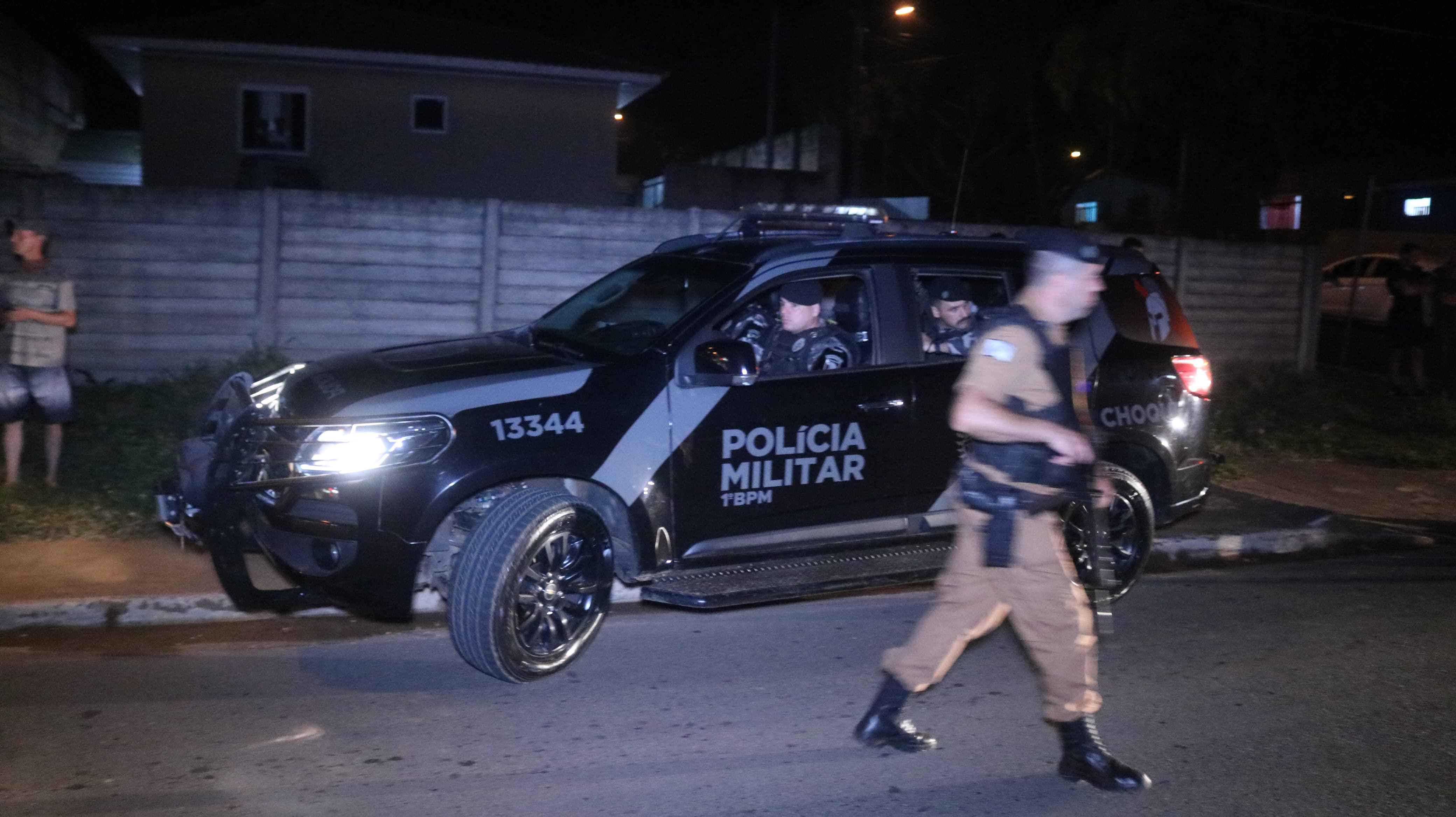 Homem é morto a tiros durante discussão em bar, no Lagoa Dourada, em Ponta Grossa |