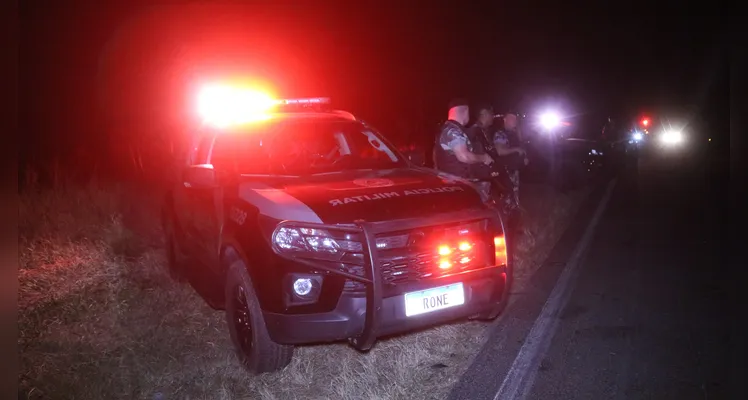 Homem que pilotava moto roubada e portava drogas morre após confronto contra o batalhão de Rone da Polícia Militar, em Ponta Grossa |