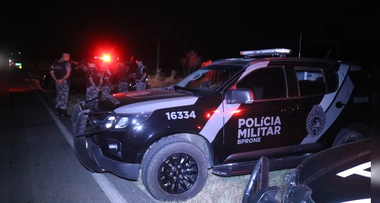 Homem que pilotava moto roubada e portava drogas morre após confronto contra o batalhão de Rone da Polícia Militar, em Ponta Grossa |