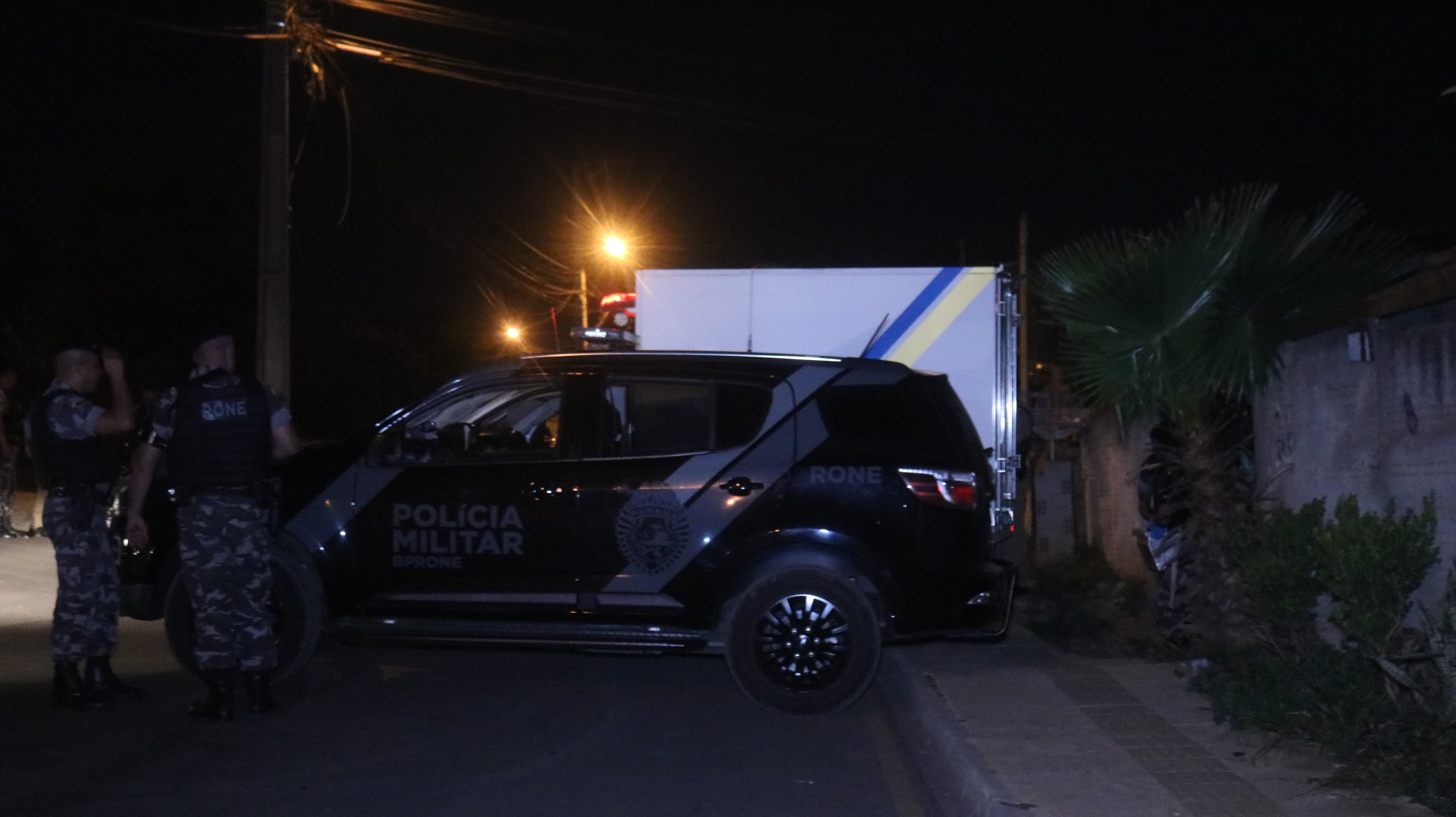 Homem que pilotava moto roubada e portava drogas morre após confronto contra o batalhão de Rone da Polícia Militar, em Ponta Grossa |