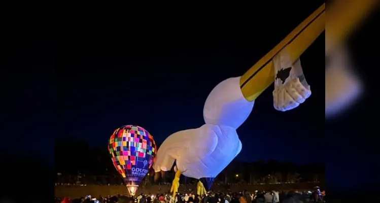 Balões coloriram o céu de Ponta Grossa, neste sábado (20) |