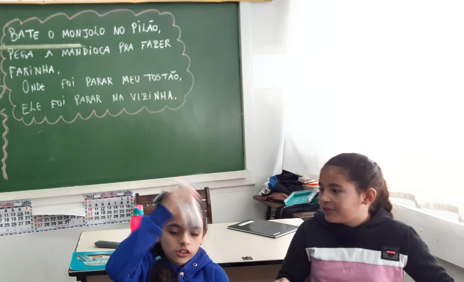 Proposta divertiu e ensinou estudantes em sala de aula.