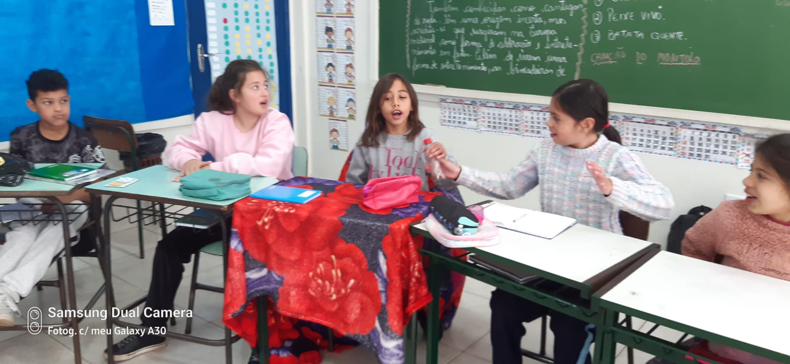 Proposta divertiu e ensinou estudantes em sala de aula.