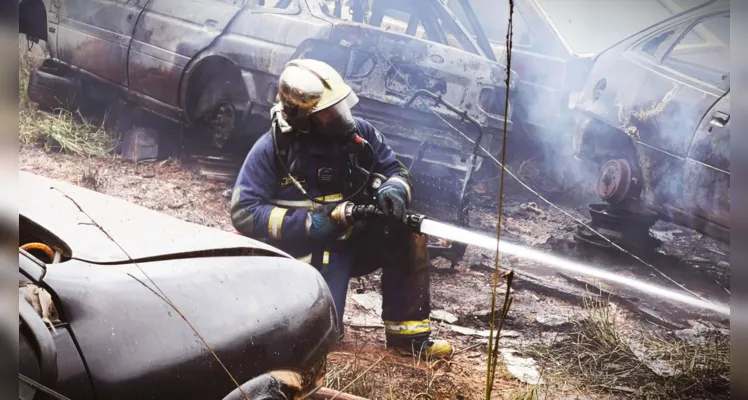 Tenente relata que a "situação (dos incêndios) está fora do nosso poder de reação".