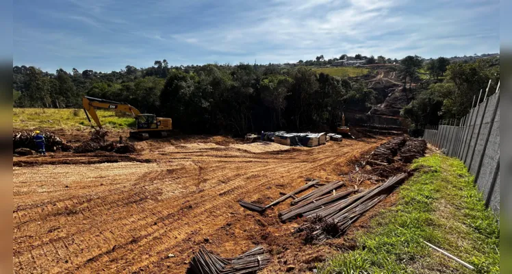 Obra que ligará Órfãs e Boa Vista está em fase de construção da base da estrutura |