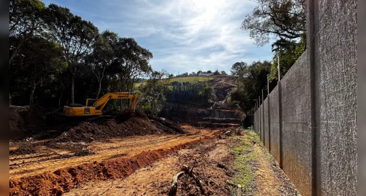 Obra que ligará Órfãs e Boa Vista está em fase de construção da base da estrutura |