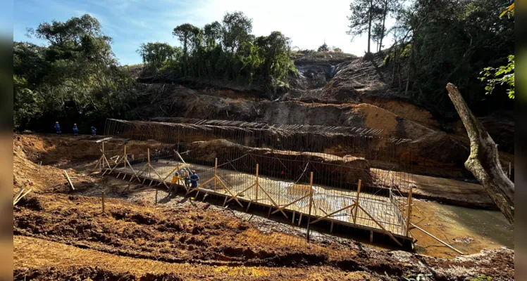 Obra que ligará Órfãs e Boa Vista está em fase de construção da base da estrutura |