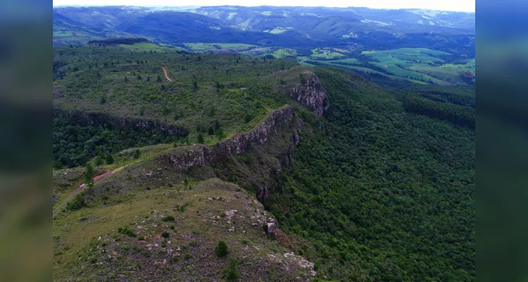 Acesso ao local é feito pela rodovia federal BR-376; entrada é gratuita.