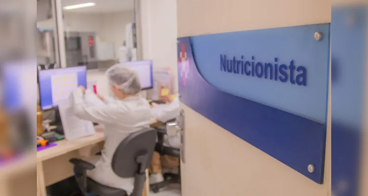 A nutricionista do HU-UEPG diz que para definir um cardápio, é preciso estabelecer a demanda e categorizar os pratos possíveis.