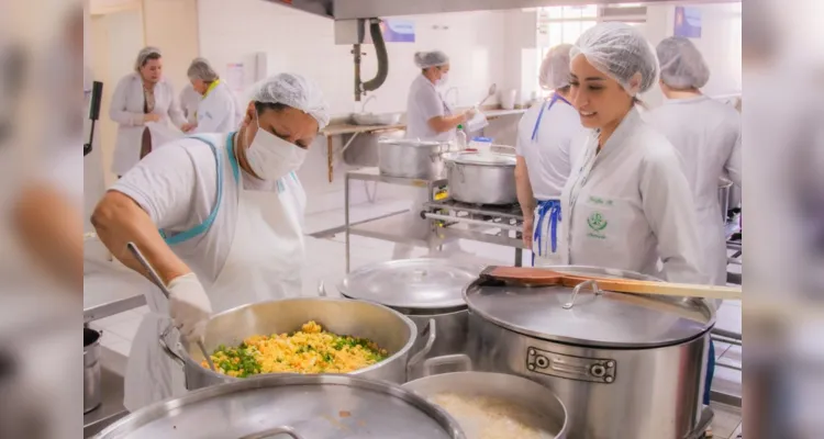 A Unidade de Alimentação e Nutrição é a responsável por esse trabalho fundamental na rotina dos hospitais.