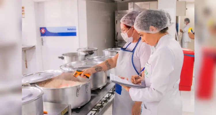 A Unidade de Alimentação e Nutrição é a responsável por esse trabalho fundamental na rotina dos hospitais.