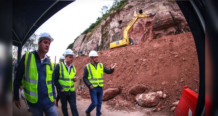 Obras para conter desmoronamentos acontecem em União da Vitória.