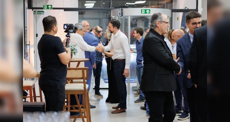 Lideranças prestigiam inauguração de nova unidade da Uniprime em PG